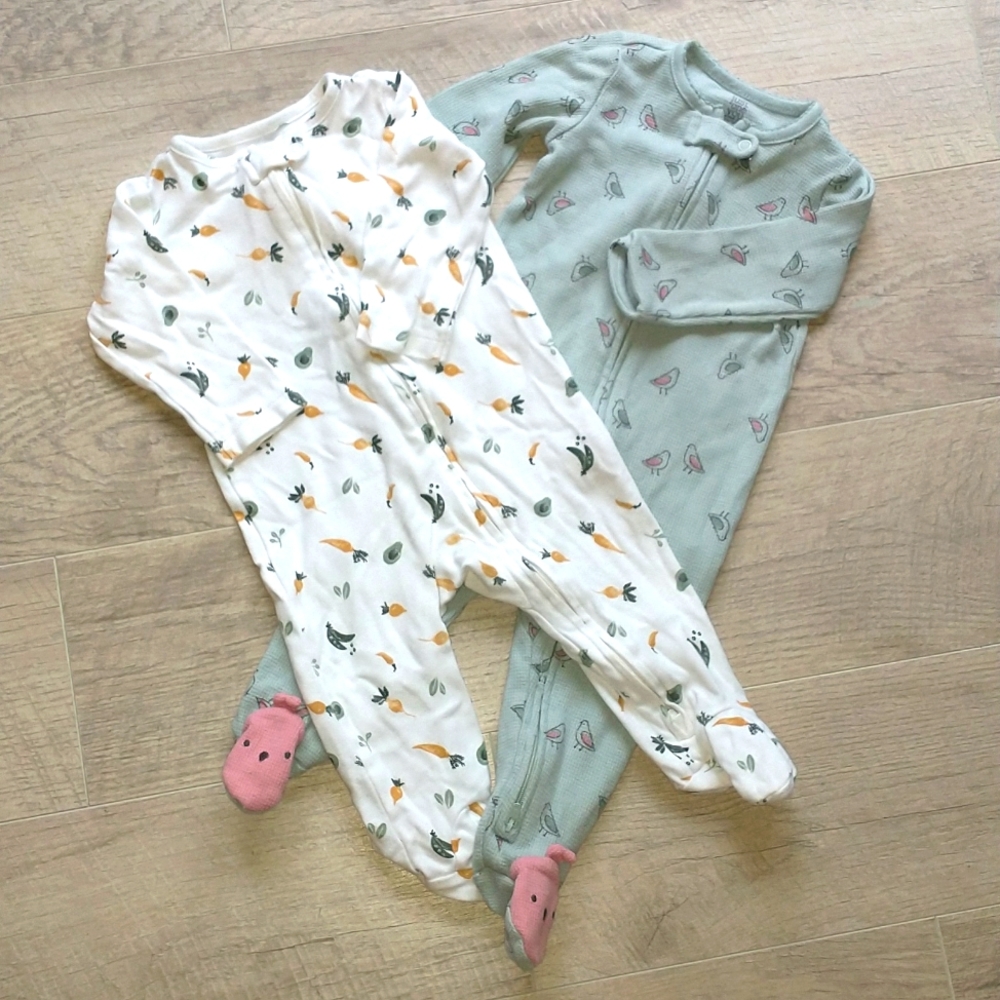 Carter's just one you set of two footed onesies - 9 months